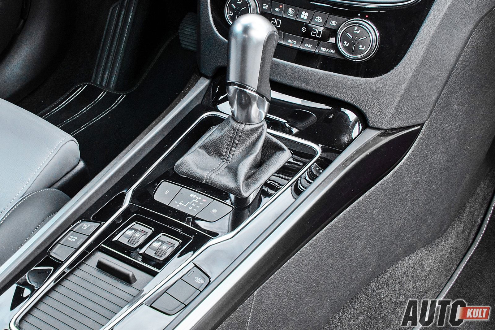 Kierowców wspomagają obecnie nowoczesne, szybkie i bardzo wydajne skrzynie automatyczne