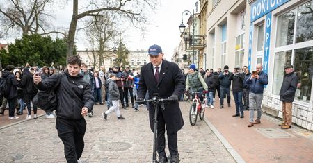 "Taką przyjął metodę". Mentzen kpi z wyroku sądu. "Będą kolejne"