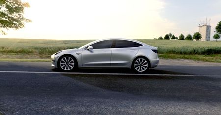 Co u Tesli? 400 tys. zamówień Modelu 3 i piękniejszy Model S