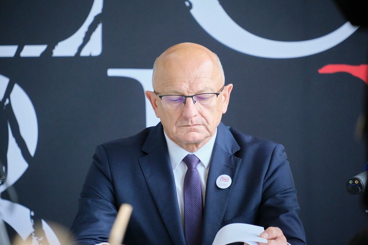 Prezydent Lublina Krzysztof Żuk wyłączył komentarze na Facebooku. Powodem mowa nienawiści po sporze wokół studentów z Afryki