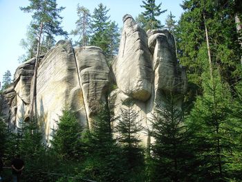 Jednodniowa wycieczka z Poznania. Skalne Miasto w Czechach czeka