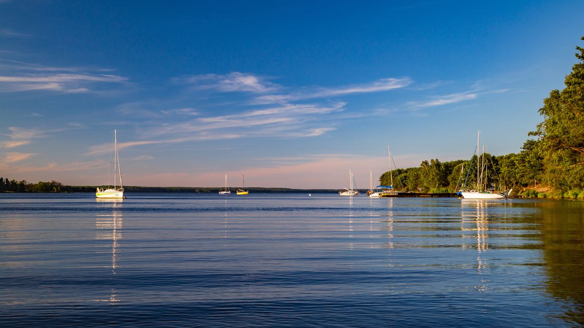 Z Zalewu Sulejowskiego chętnie korzystają żeglarze