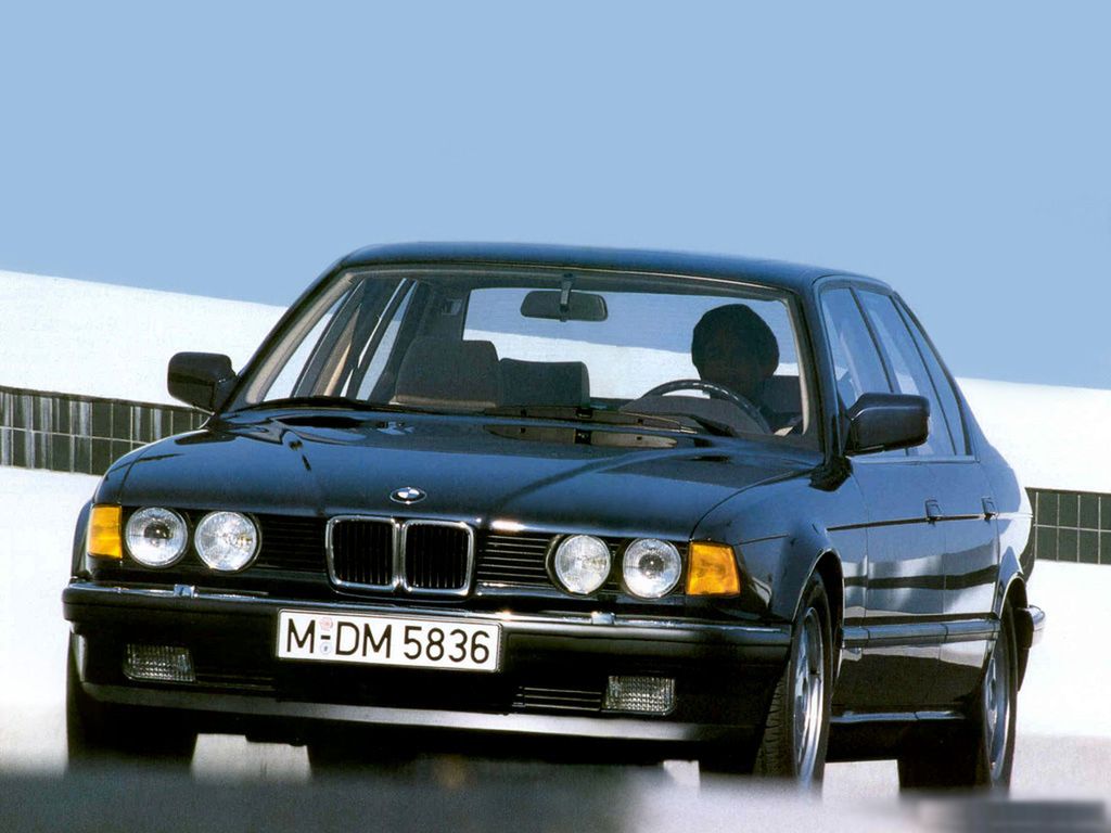 BMW Serii 7 E32