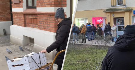 Ogromna kolejka po pączki. Ludzie stoją z wózkami