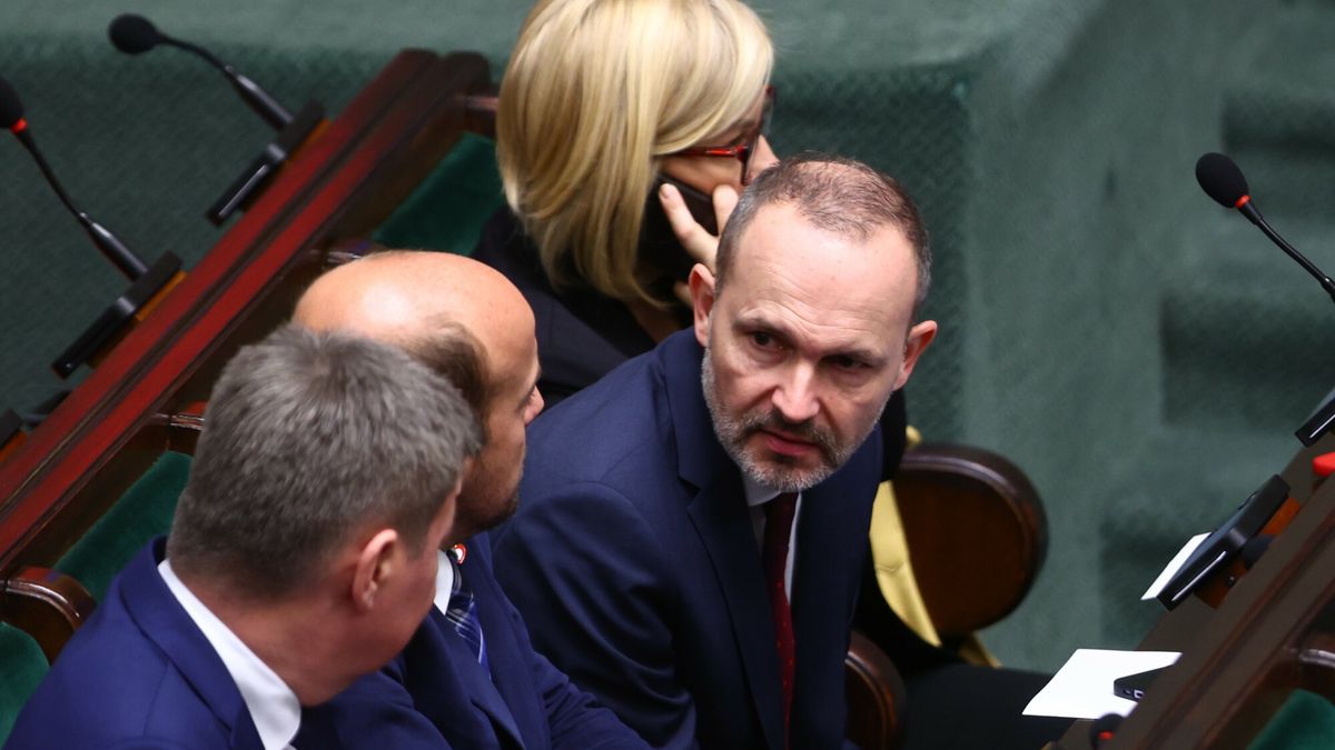 Dla kogo wakacje od ZUS? Wyjaśnił to minister rozwoju i technologii Krzysztof Hetman