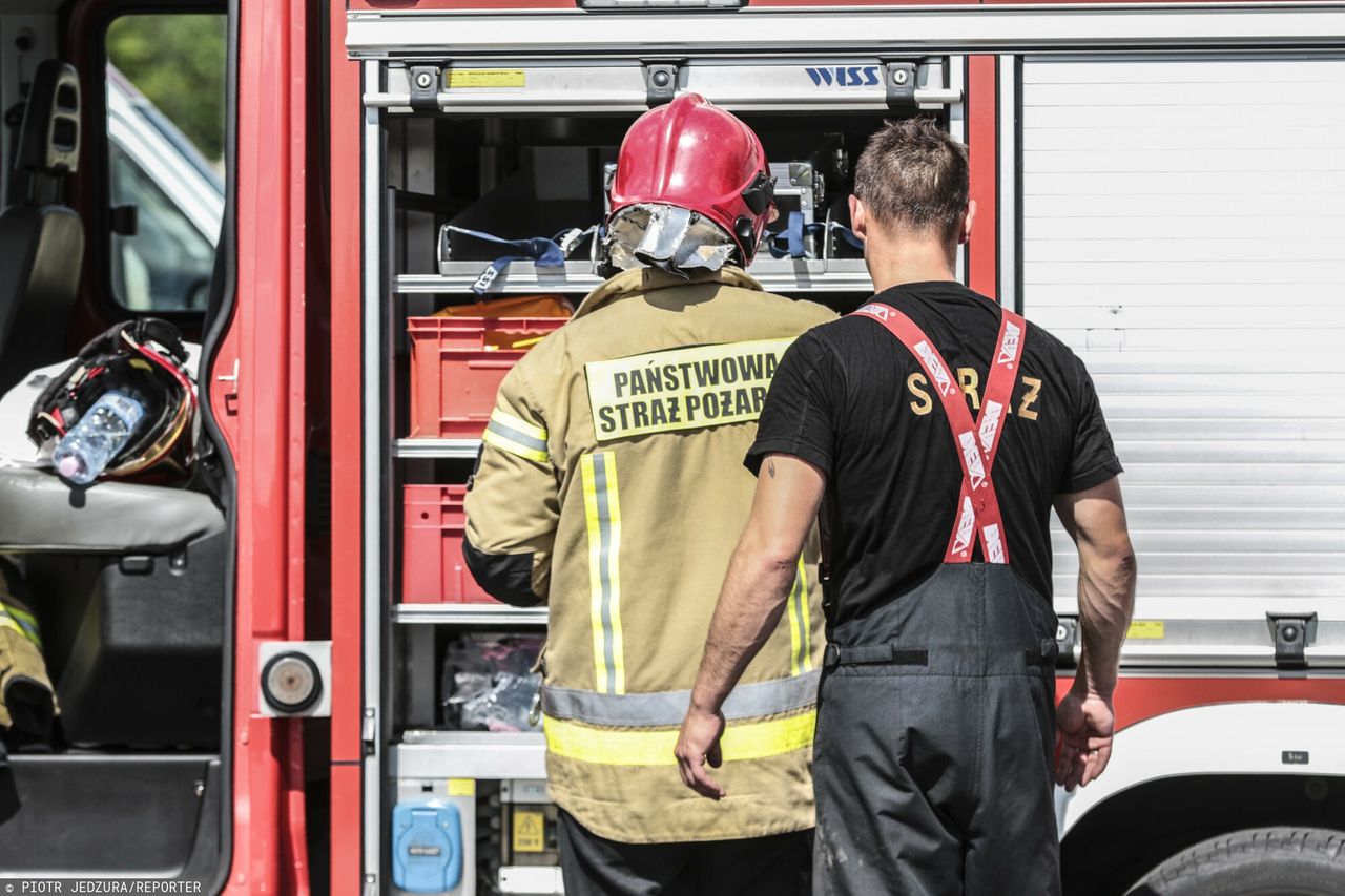 Poważny wypadek pod Zieloną Górą. Za kierownicą roztrzaskanego bmw siedziała pijana kobieta