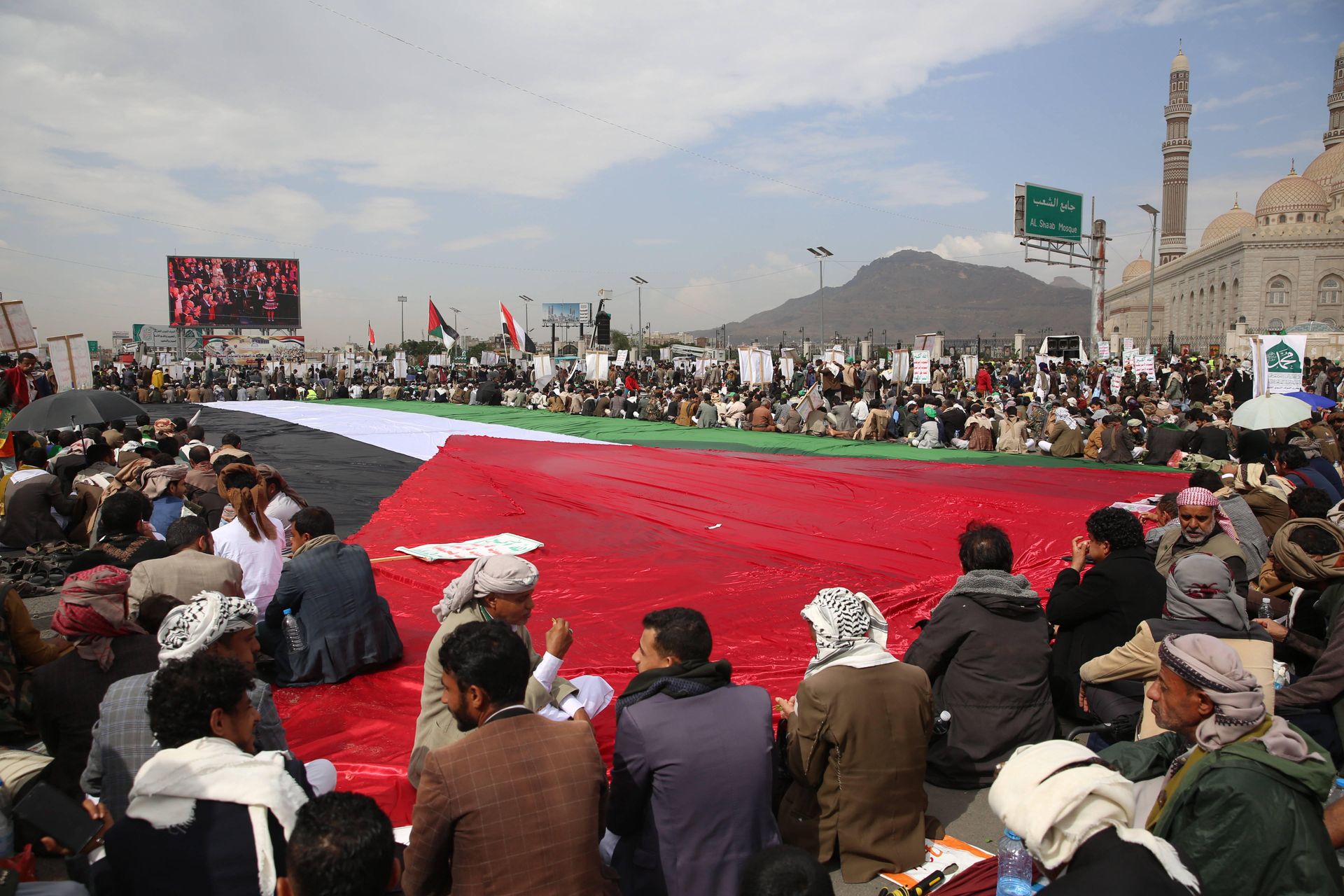 wiadomości,aktualności,WP Wiadomości Blokada lotów w Jemenie. Setki turystów uwięzionych