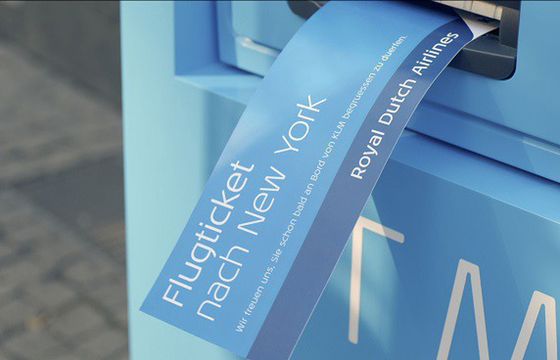 KLM zamienia się w restaurację, bank i stację radiową, aby Niemcy dowiedzieli się, że w rzeczywistości to linie lotnicze (wideo)