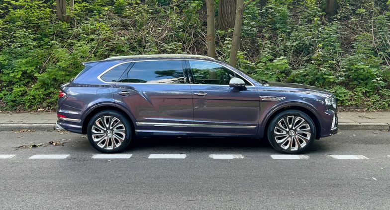 Limuzyna nie musi być sedanem. Bentley Bentayga EWB za grubo ponad 1,5 mln zł