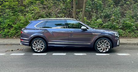 Limuzyna nie musi być sedanem. Bentley Bentayga EWB za grubo ponad 1,5 mln zł
