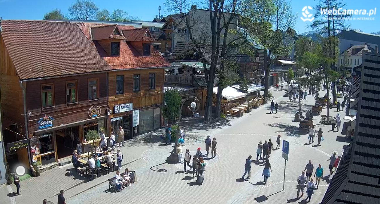 Widok na Krupówki; godz. 12.07