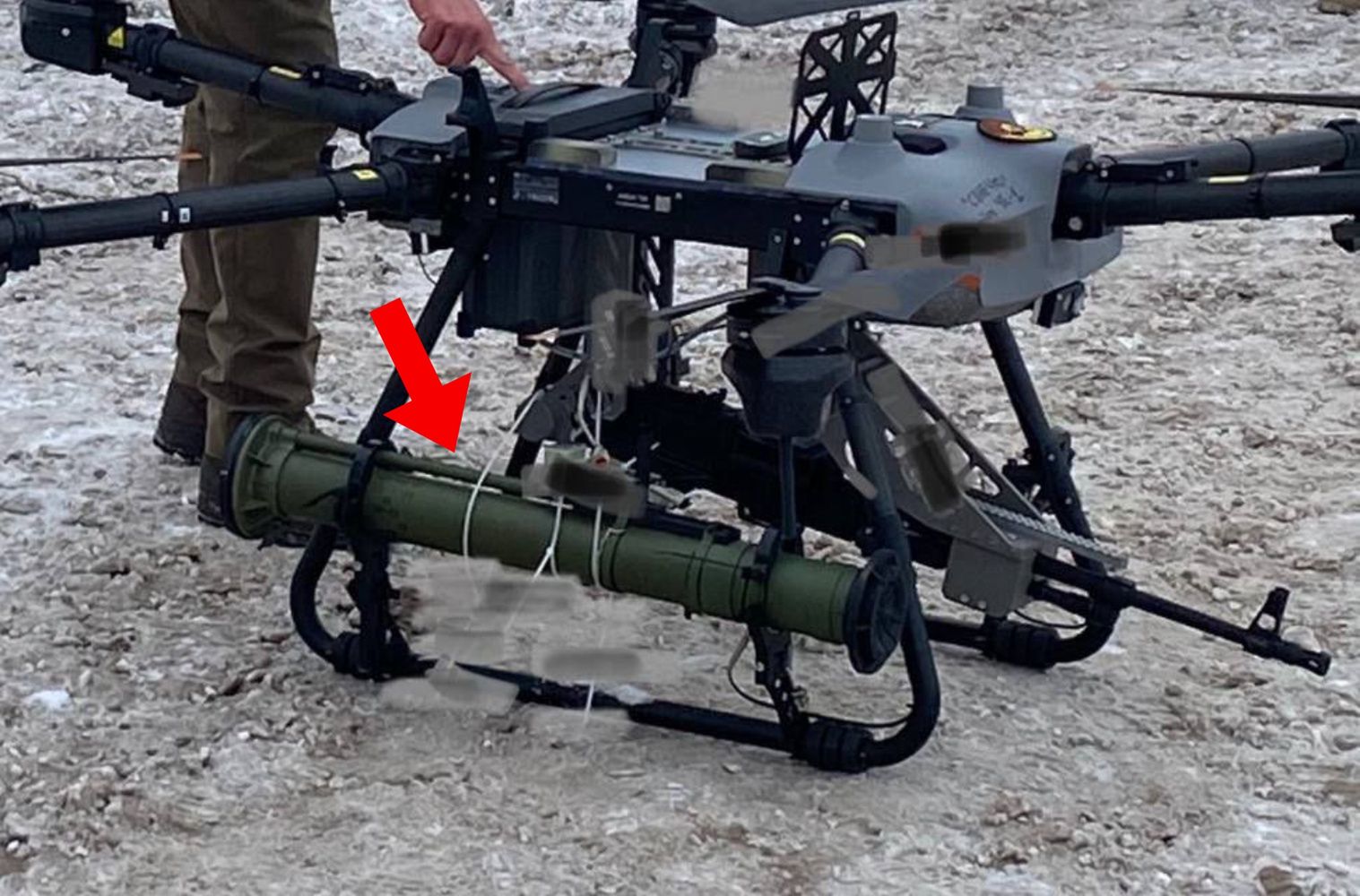 DJI Agras T30 z uzbrojeniem w Ukrainie