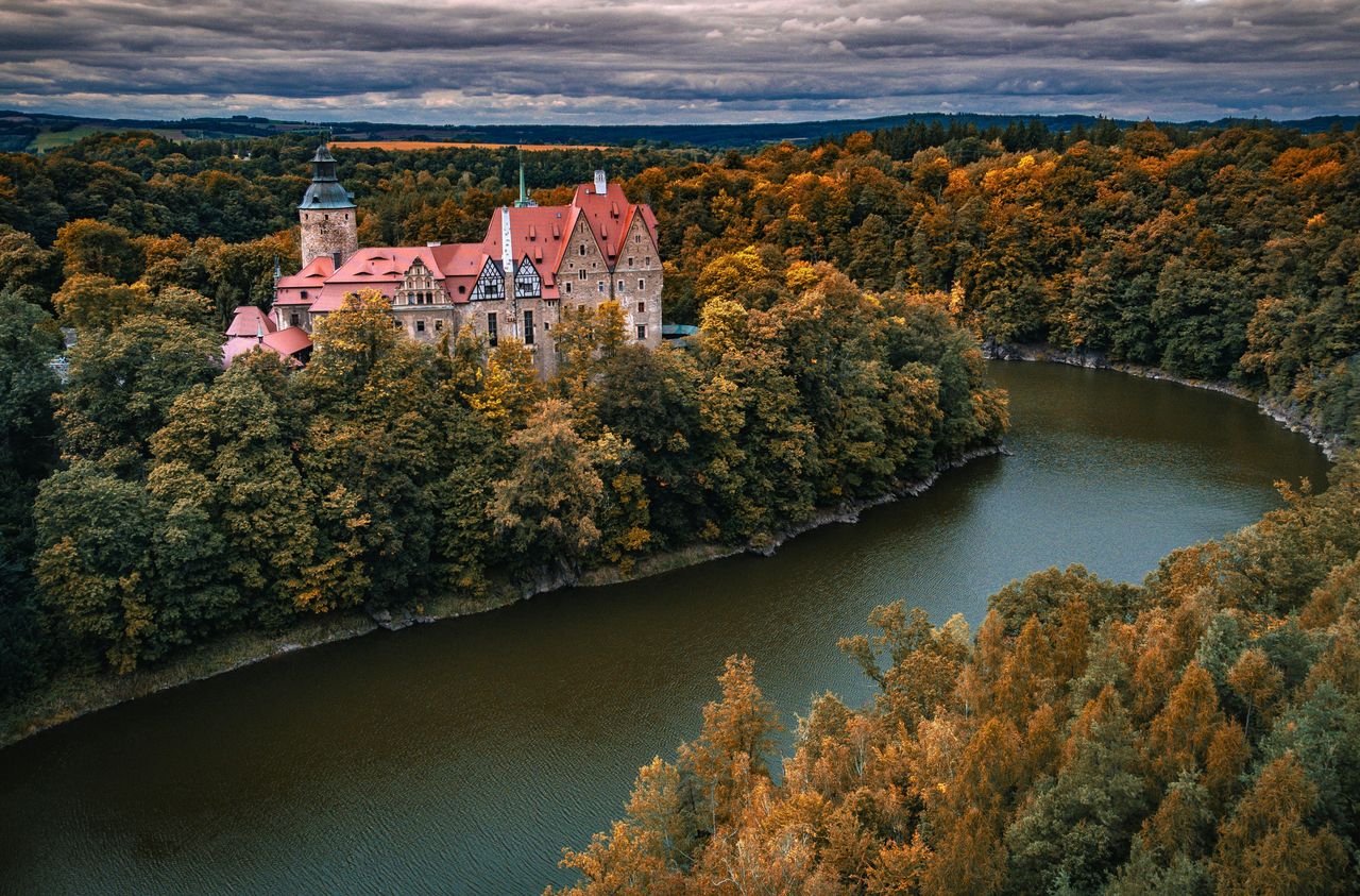 Jedyna taka noc w życiu. Tajemnice, sekretne przejścia i duchy dawnych właścicieli