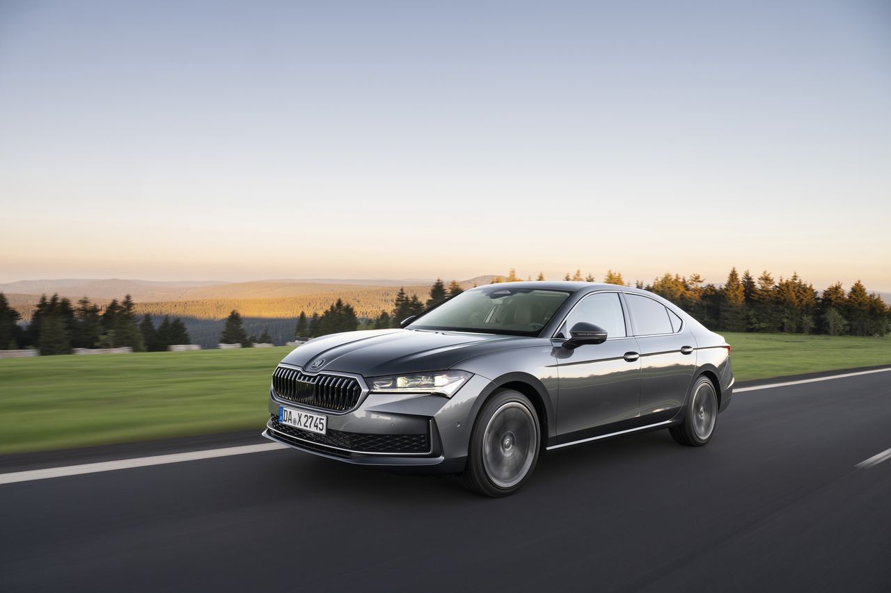 Škoda Superb najczęściej wybieranym modelem przez firmy i klientów indywidualnych. Lider segmentu D Liftback + Combi
