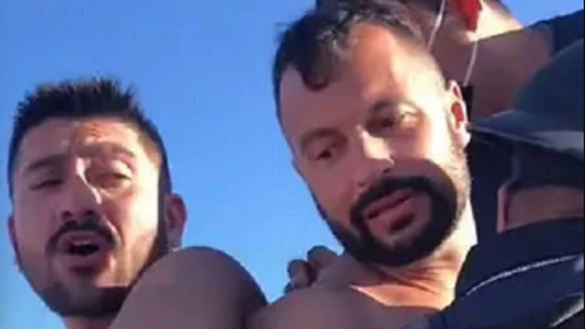 Policja zatrzymała homoseksualną parę