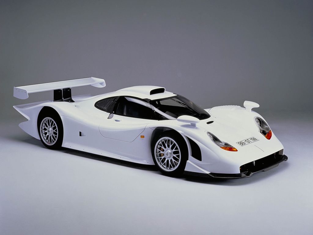 W roku 1998 w 24-godzinnym wyścigu Le Mans 911 GT1-98 zajęło wreszcie wymarzone 1. miejsce. Do tego modelu należała również druga lokata. 911 GT1 wystartowała łącznie w 144 wyścigach, w których odniosła 47 zwycięstw.