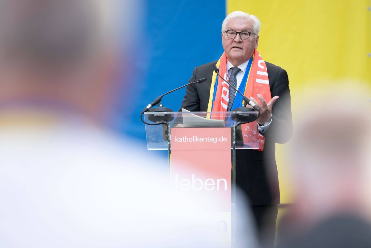 Niemiecki prezydent Frank-Walter Steinmeier podczas ceremonii otwarcia zjazdu katolików niemieckich w Stuttgarcie