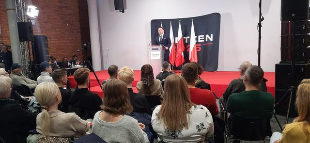Sławomir Mentzen odważnie na spotkaniu w Ostrowcu Św. Była pełna sala