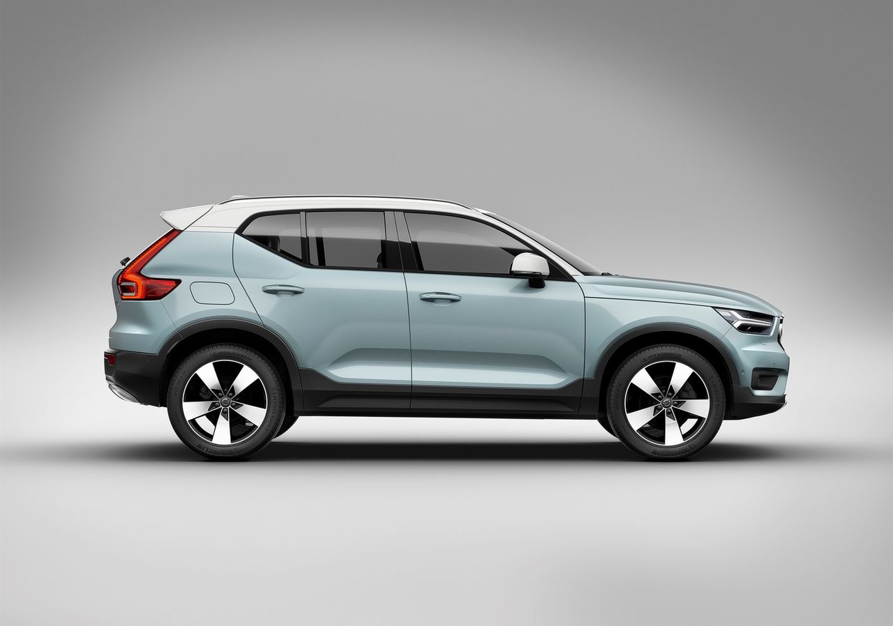 Volvo XC40 - najmniejszy SUV marki. Również oferowany z dwukolorowym nadwoziem