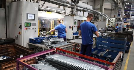 Pierwsze oznaki kryzysu globalnego. Firmy gromadzą gotówkę na czarną godzinę