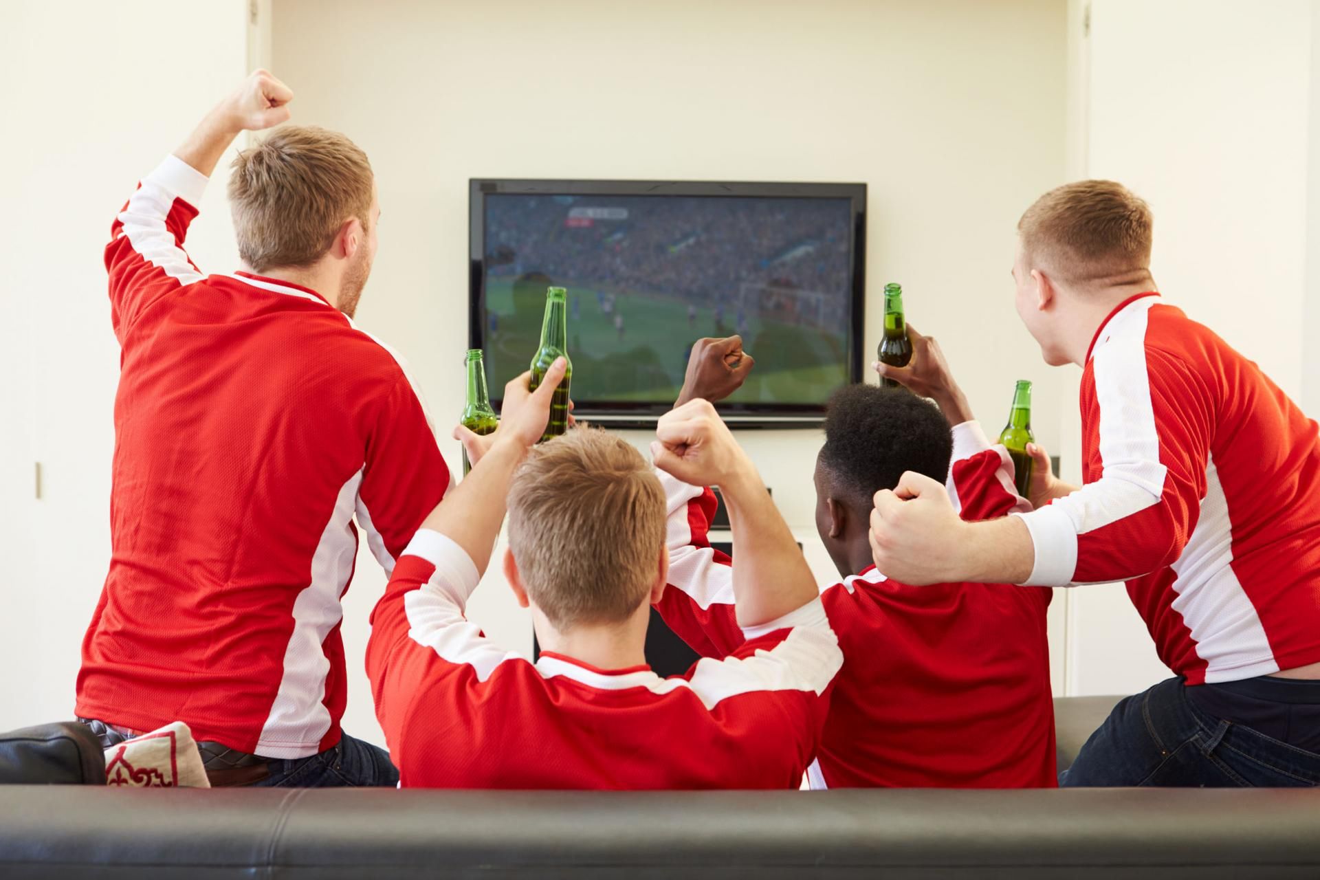 123RF/ Kibice oglądają mecz