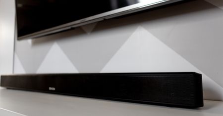 Dobry i tani soundbar do 1000 zł. Sposób na lepszy dźwięk z TV