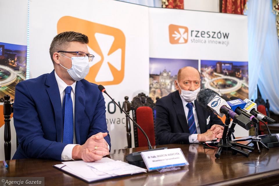 Bitwa o Rzeszów. PiS myśli, jak "odgryźć się" Solidarnej Polsce. Kampania się rozkręca