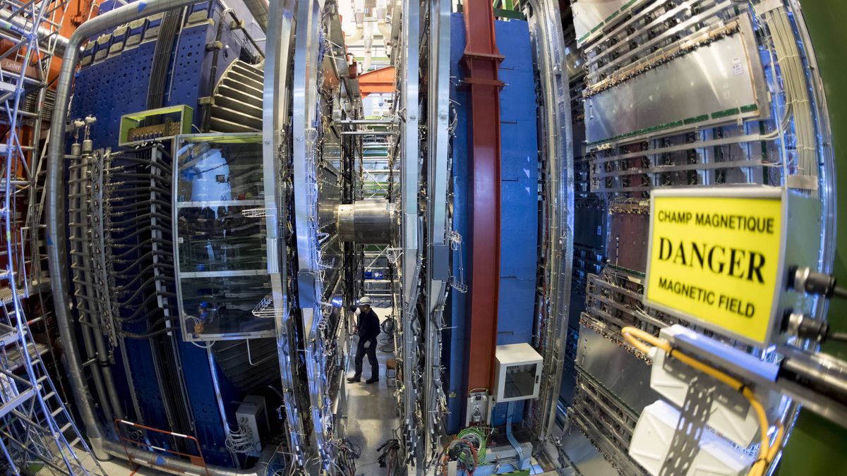 Wielki Zderzacz Hadronów służy naukowcom z całego świata