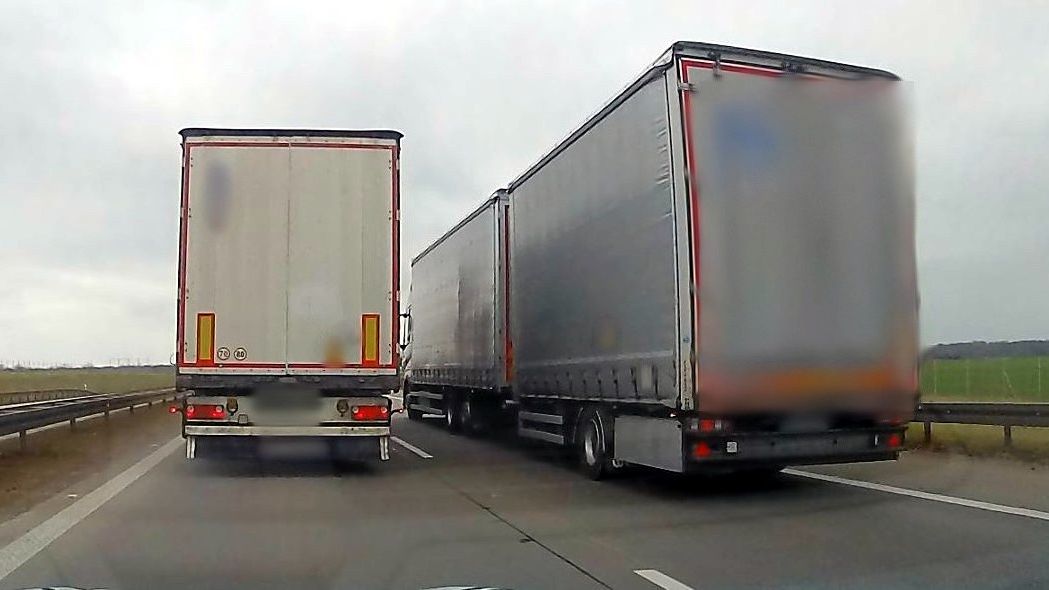 Kierowcy tirów wyprzedzali mimo zakazu