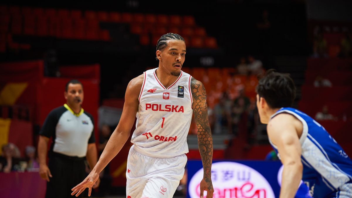 VALENCIA, SPAIN - 2024/07/04: Jeremy Sochan from Poland team seen in action during the game between Poland and Finland at Pabellon Fuente de San Luis. Final score; Poland 88 : 89 Finland. (Photo by Vicente Vidal Fernandez/SOPA Images/LightRocket via Getty Images)