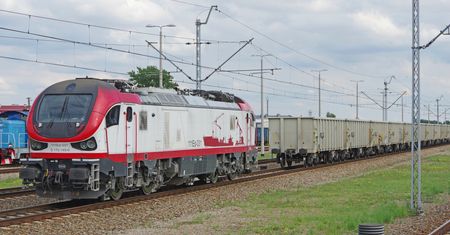 Tragedia na torach. Nie żyje 14-latek. Ratował koleżankę