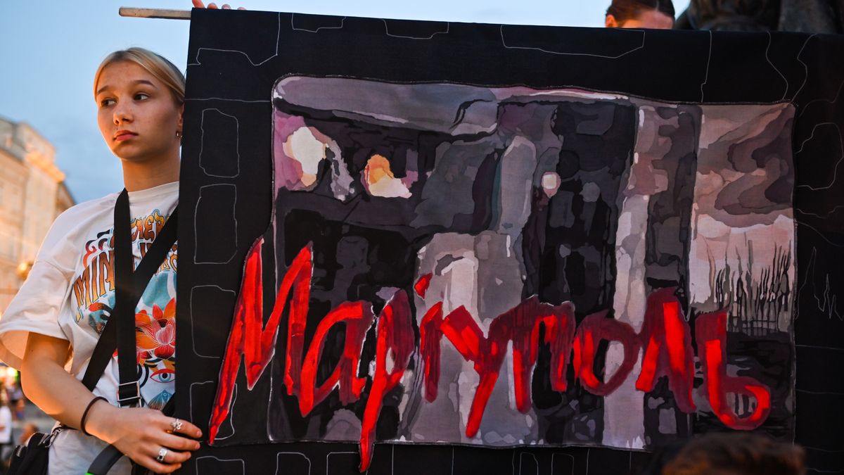 Protest "Be Brave Like Azovstal Heroes" w Krakowie - 25 czerwca 2022 (Photo by Artur Widak / NurPhoto via Getty Images) 