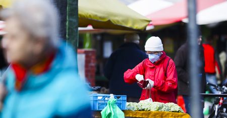 Dolnośląskie. Pół wsi na kwarantannie. Sprzedawca ze sklepu zarażony koronawirusem