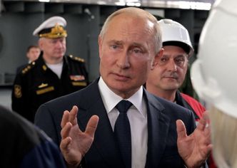 Putin daje podwyżki mundurowym i utajnia informacje o ich majątkach