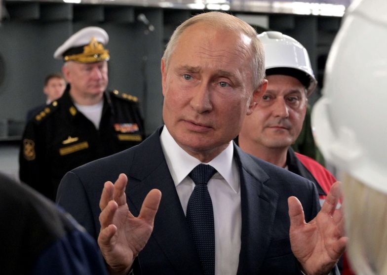 Putin daje podwyżki mundurowym i utajnia informacje o ich majątkach