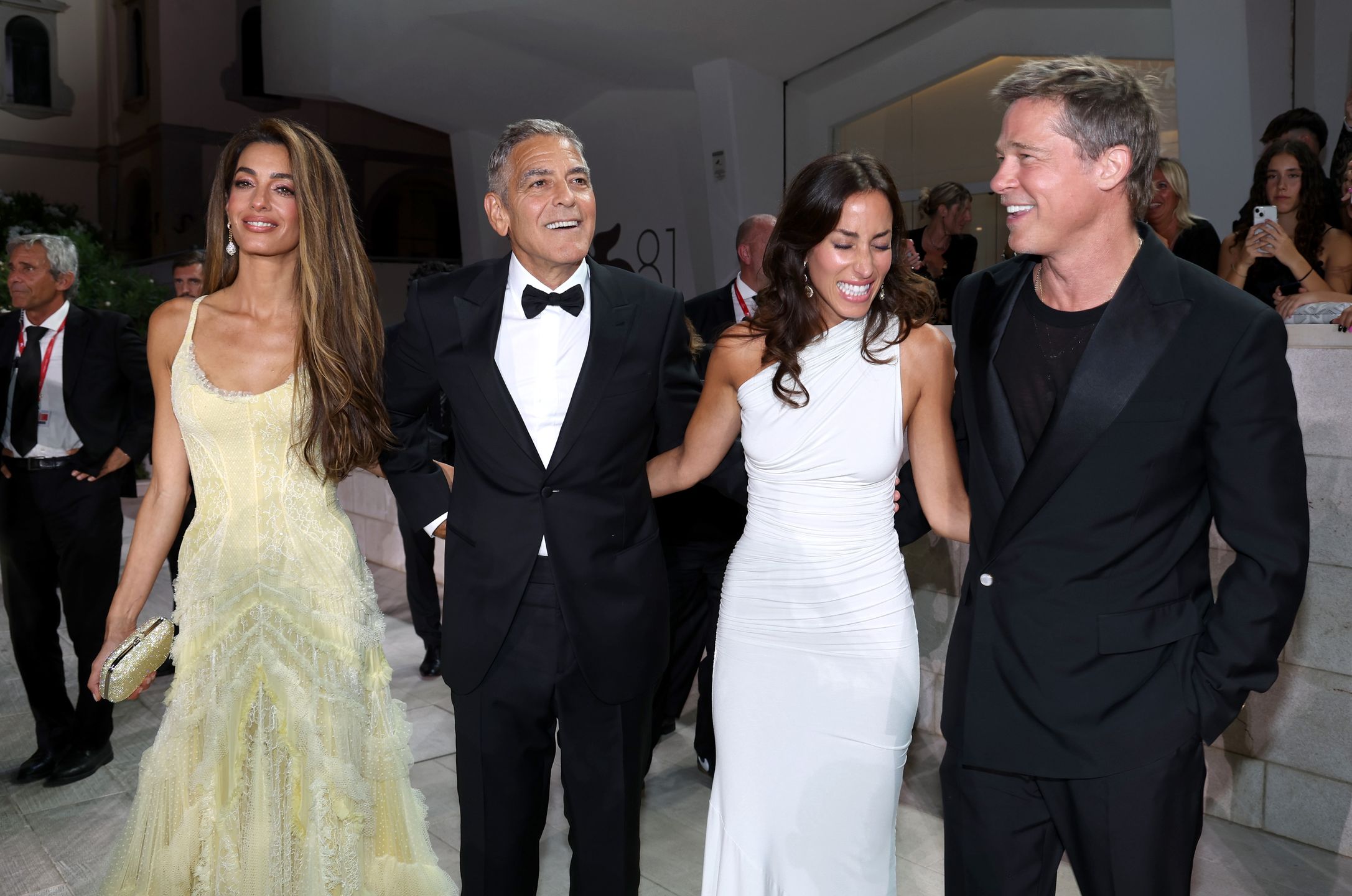 Amal Clooney, George Clooney, Ines de Ramon i Brad Pitt