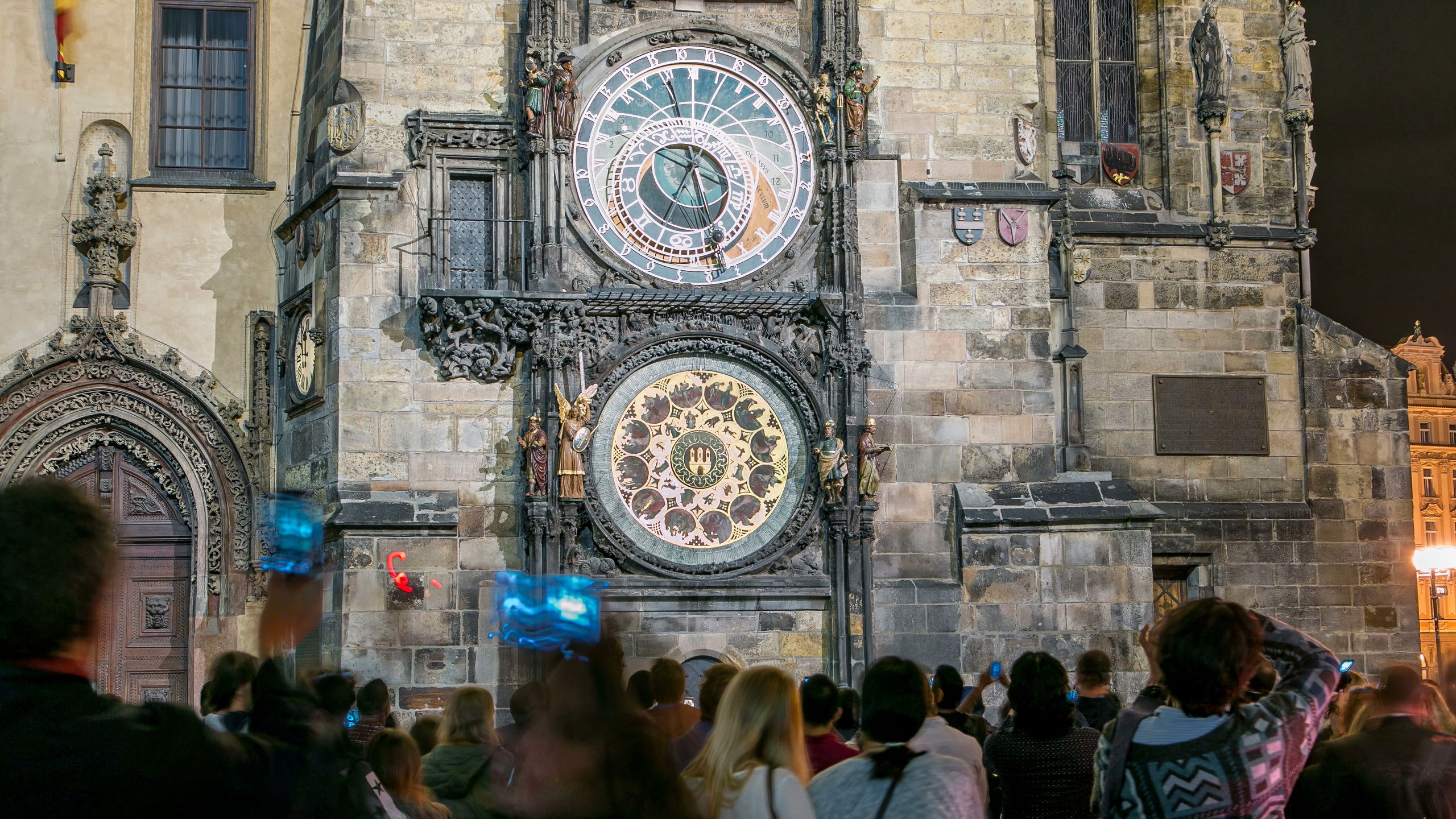 średniowieczny zegar astronomiczny, znajdujący się na południowe
