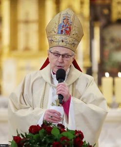 Wzruszające słowa biskupa Antoniego Długosza na pogrzebie Krzysztofa Krawczyka. "Jest gdzieś niebo jak len"
