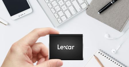 Lexar wraca do gry z małymi i lekkimi dyskami SSD