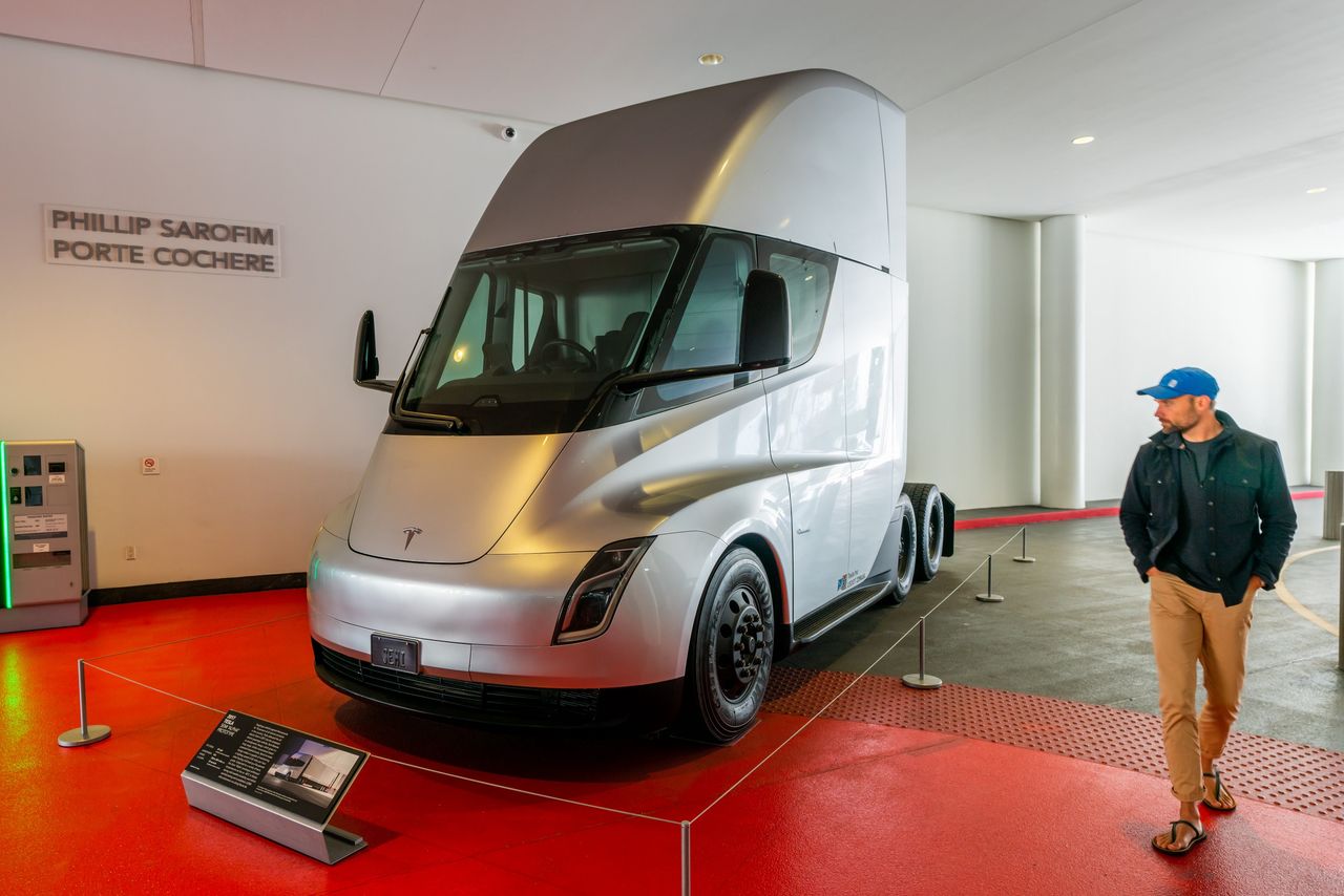 Tesla w nowych modelach zamierza stosować baterie na bazie żelaza