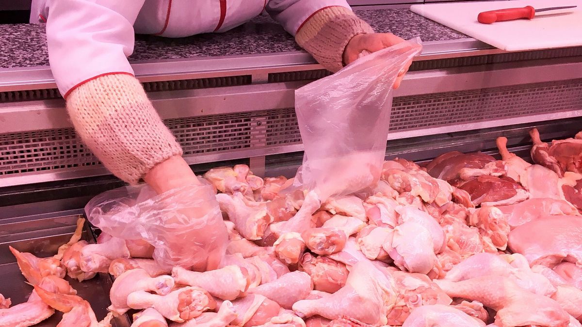 Branża mięsna ostrzega, że grozi jej wstrzymanie produkcji z powodu braków dwutlenku węgla