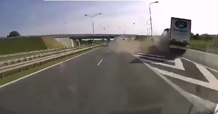 Skręcił w ostatniej chwili. Manewr się nie udał