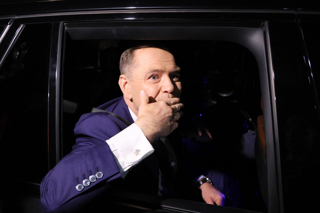Zgrzyt na spotkaniu PiS. Media: Nawrocki wbija szpilę posłowi