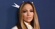 Jennifer Lopez w ultramini odsłania długie nogi na premierze filmu, który wyprodukował Ben Affleck
