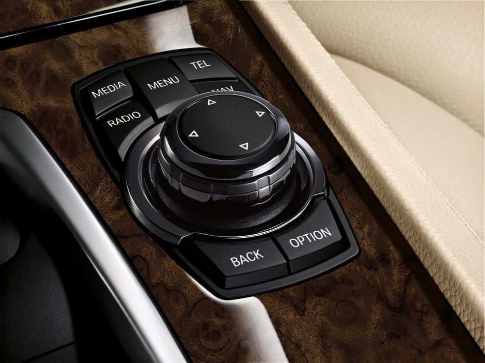 BMW serii 7 2013 (42)