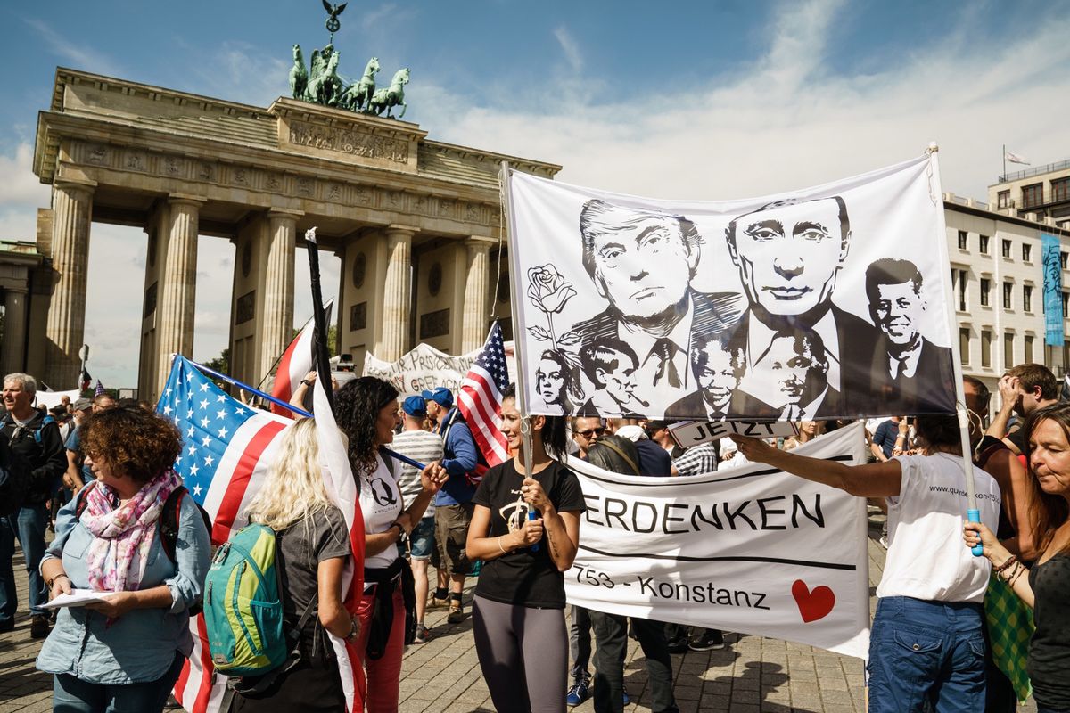 Koronawirus na świecie. Policja rozwiązała berlińską demonstrację przeciwko restrykcjom z powodu pandemii