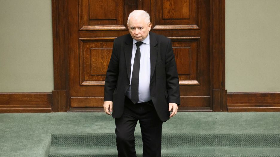 Inauguracyjne posiedzenie Sejmu X kadencji
Fot. Wojciech Olkusnik/East News, Warszawa, 13.11.2023. 1. posiedzenie Sejmu X kadencji. Oredzie Prezydent RP i marszalka seniora oraz poselskie slubowanie.
N/z: prezes PiS Jaroslaw Kaczynski wchodzi na sale plenarna
Wojciech Olkusnik