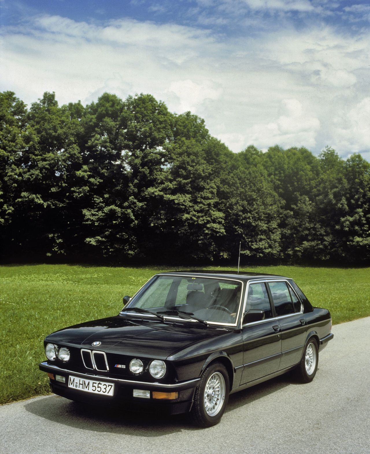 BMW M5 E28 (1985)