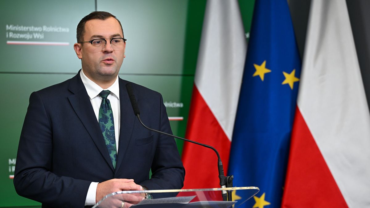 Minister rolnictwa i rozwoju wsi Stefan Krajewski 