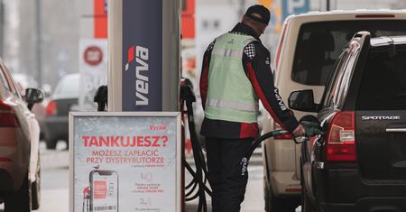 "Stara" Pb95 zniknie ze stacji paliw. Uderzenie w portfele posiadaczy leciwych aut